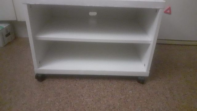 Estanteria blanca de madera