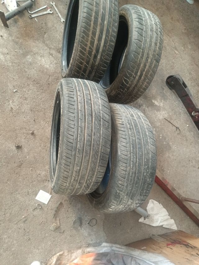 4 Neumáticos usados