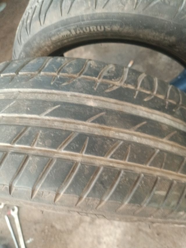 4 Neumáticos usados