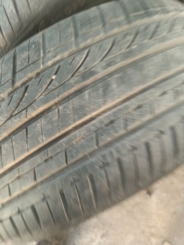 4 Neumáticos usados