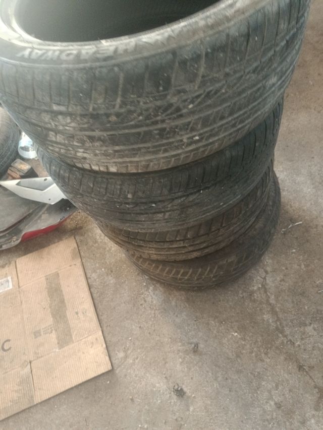 4 Neumáticos usados