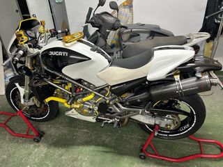 Funda asiento Ducati Monster: blanca y negra