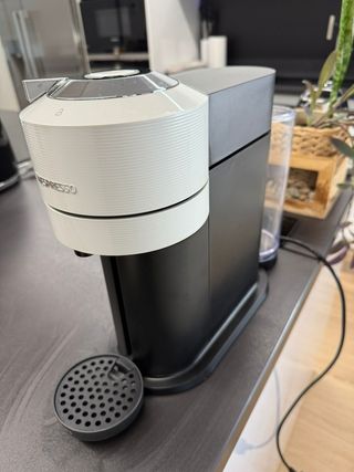 Cafetera Nespresso Vertuo Next De'Longhi