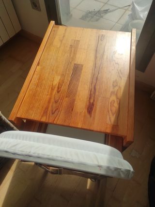 Silla con mesa convertible en trona 