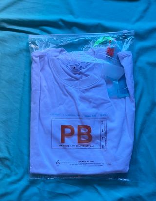 Camiseta Off-White c/estampado