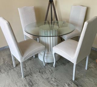 Mesa comedor + 4 sillas blancas