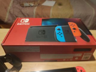 Nintendo Switch - Azul y Rojo