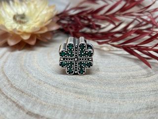 ✨Charm Trébol
