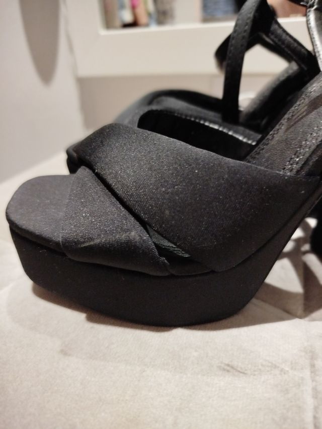 Sandalias Stradivarius negras tacón 35