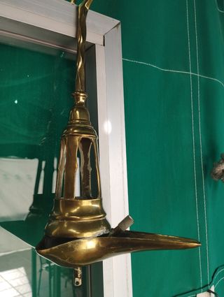 Lampara aceite metal dorada