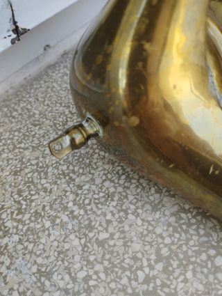 Lampara aceite metal dorada
