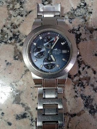 Reloj Lotus azul