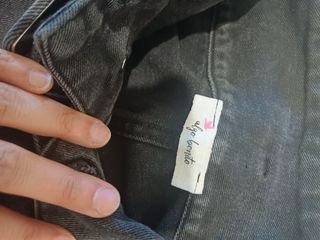 Pantalones vaqueros negros anchos