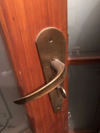 Puerta arqueada clásica madera