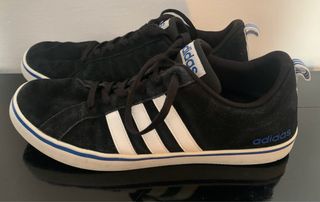 Zapatillas Adidas - Negras y Blancas