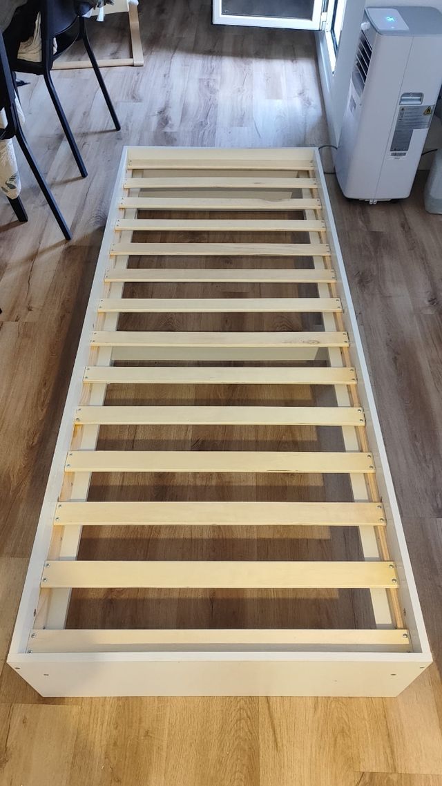 Cama blanca 190x70 - casi sin uso.