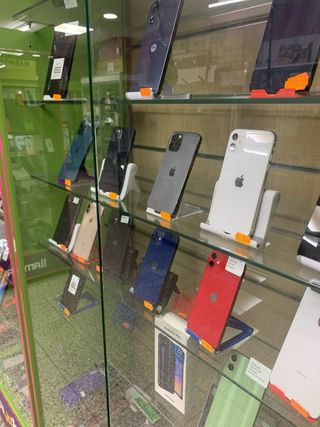 iPhone 64gb - Rojo y Blanco y de 128gb