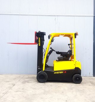 CARRETILLA ELEVADORA SEGUNDA MANO SEMINUEVA 1800KG