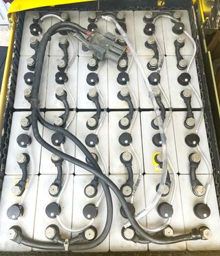 CARRETILLA ELEVADORA SEGUNDA MANO SEMINUEVA 1800KG