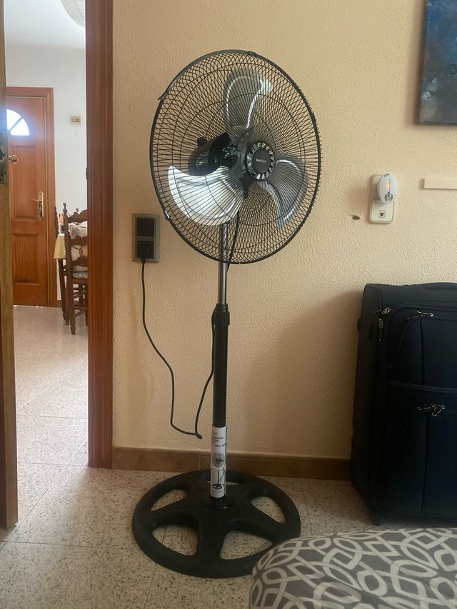 Ventilador pie - Negro