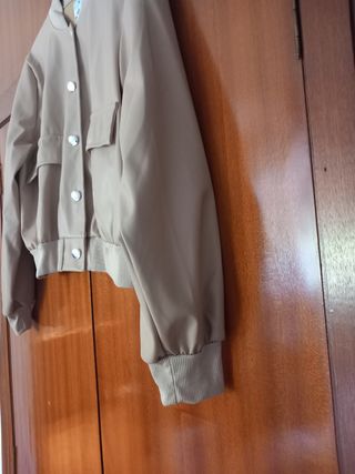Chaqueta bomber beige