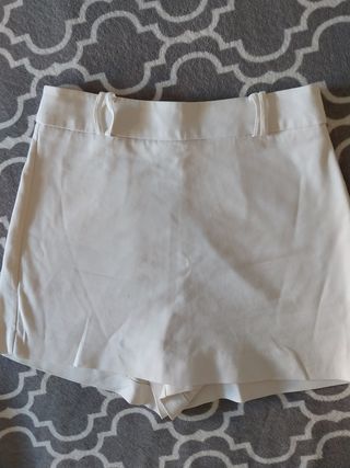 Minifalda pantalón blanca Stradivarius