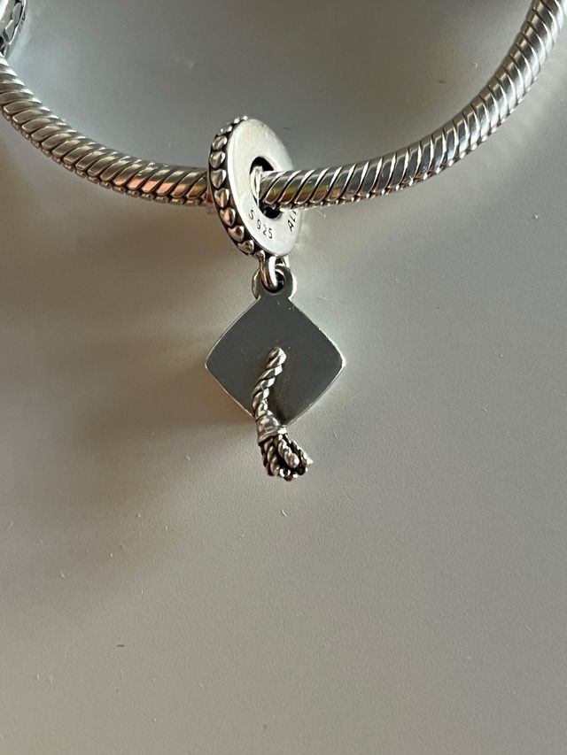 Charm Pandora Graduación Plata