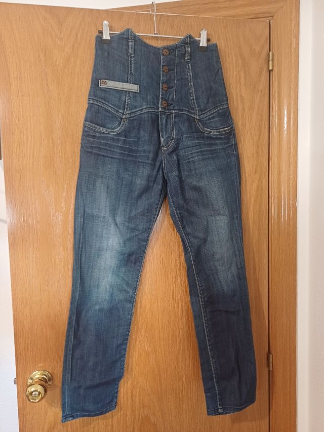 Vaqueros cintura alta