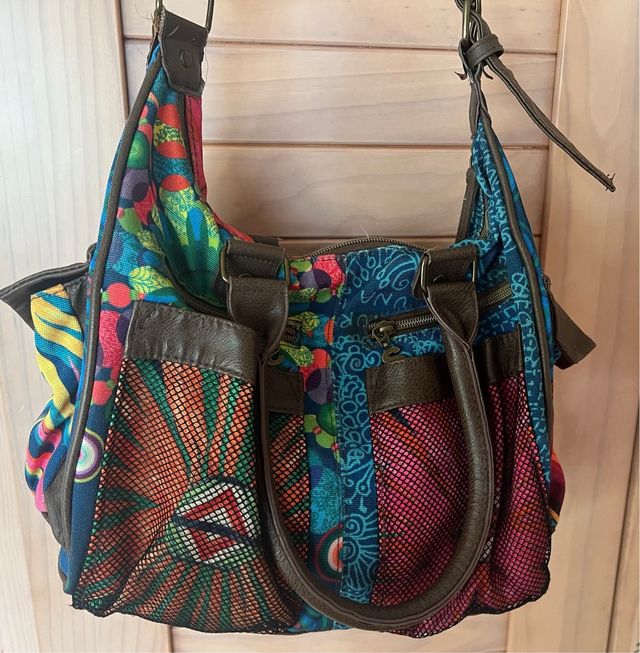 Bolso Desigual multicolor.