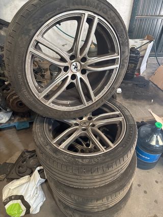 4 Llantas Audi R19 
255/40/19.