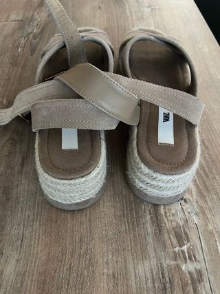 Sandalias Zara beige - Talla 39