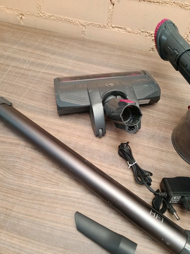 Aspiradora escoba Hoover sin cable HF1