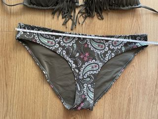 Bikini triángulo flecos relleno T.38/40