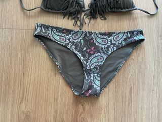 Bikini triángulo flecos relleno T.38/40