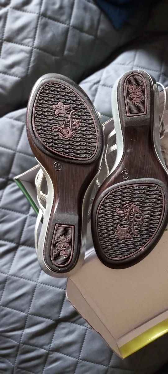 Sandalias piel- Talla 40