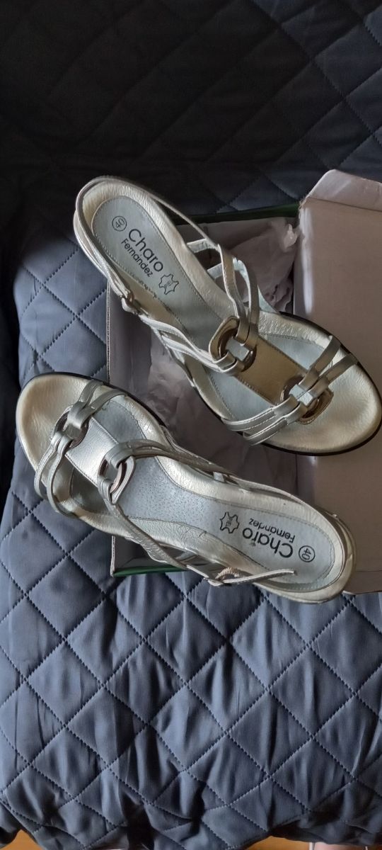 Sandalias piel- Talla 40