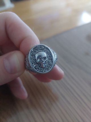 Anillo calavera, sello de plata india. 