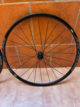 Ruedas Mavic Aksium Disc