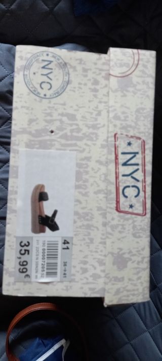 Sandalias  negras talla 41. OFERTON