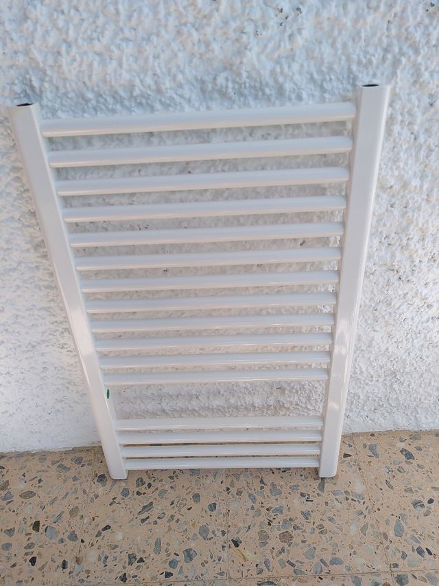 Radiador toallero blanco
