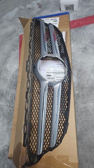 Parrilla Mercedes Clase C w205