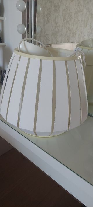 Lámpara techo Ikea blanca
