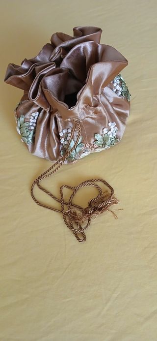 Borsa e Pochette in raso beige