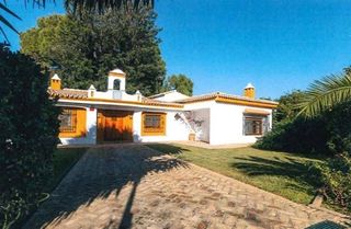 Chalet en venta en Sanlúcar la Mayor