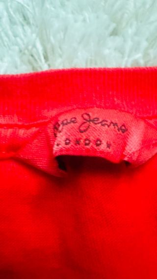 Camiseta Ralph Lauren roja y camiseta se Pepe jean