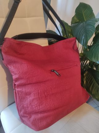 Borsa rossa a tracolla mai usata!