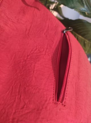 Borsa rossa a tracolla mai usata!