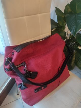 Borsa rossa a tracolla mai usata!