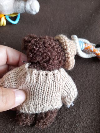 Portachiavi orso maglia beige