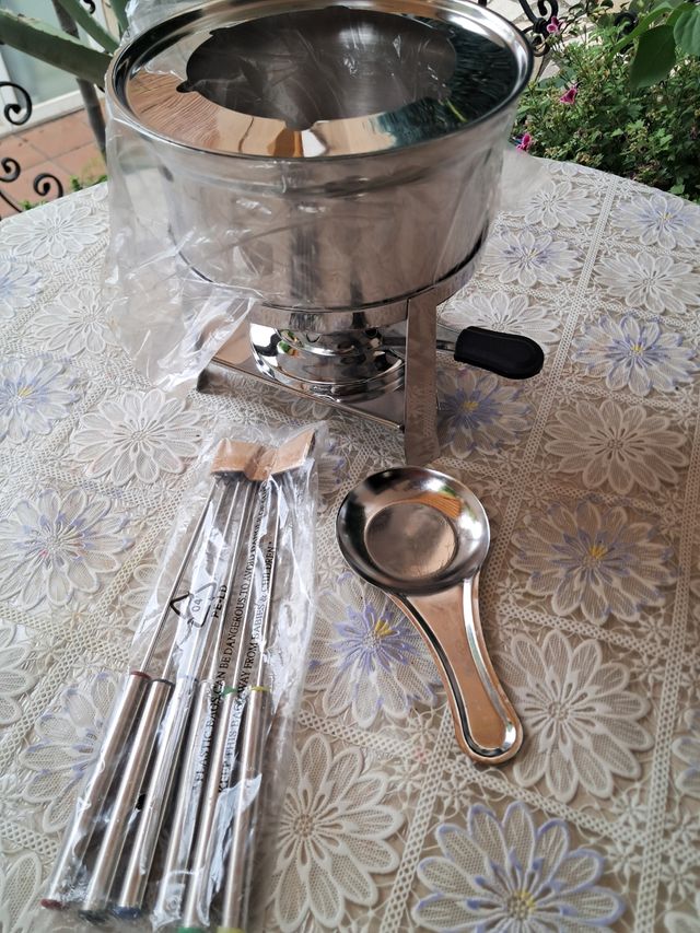 Fondue de metal nueva